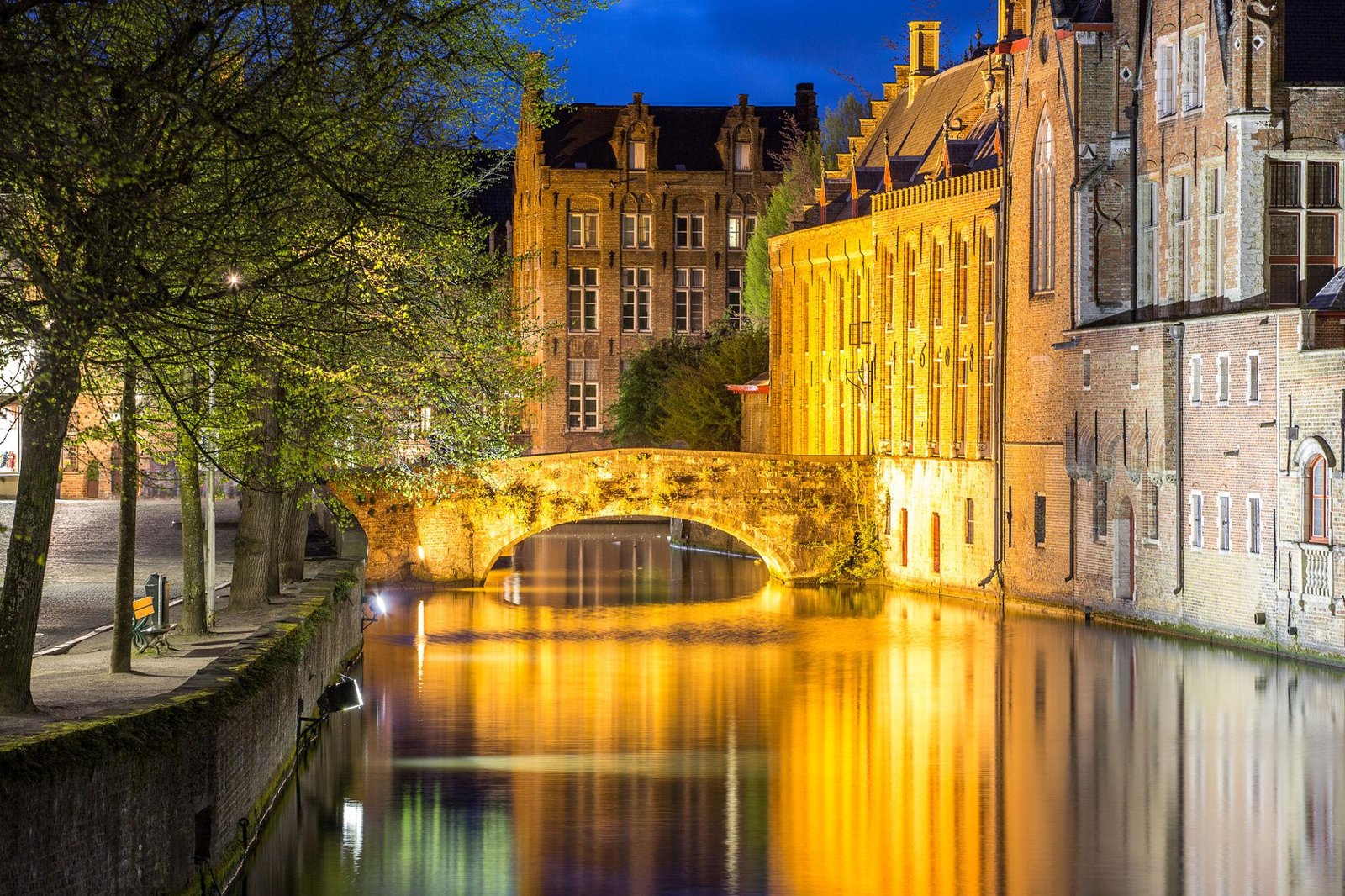 Luxury canal-side hotel in Bruges