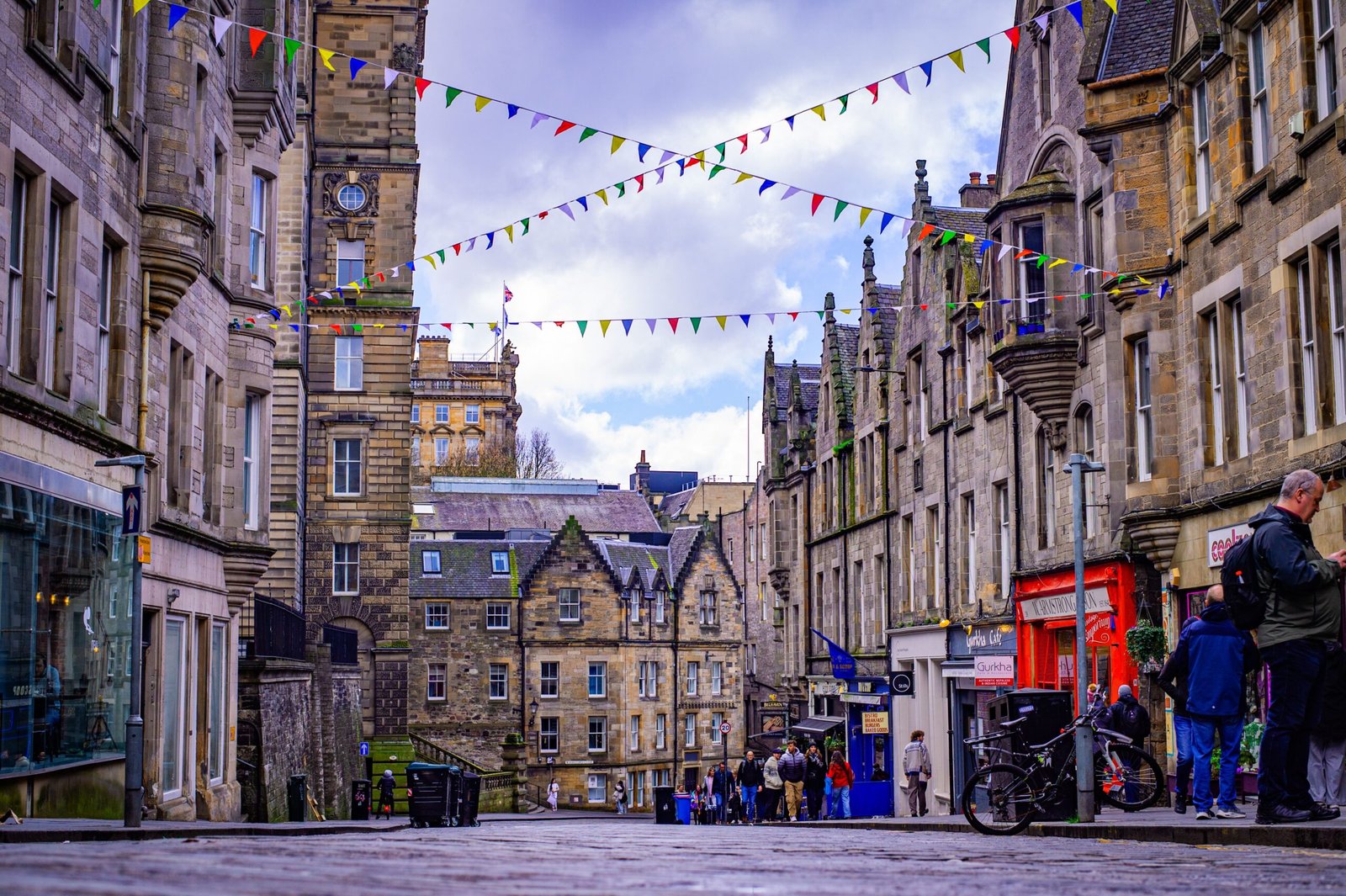 Historic streets and luxury hotels in Edinburgh